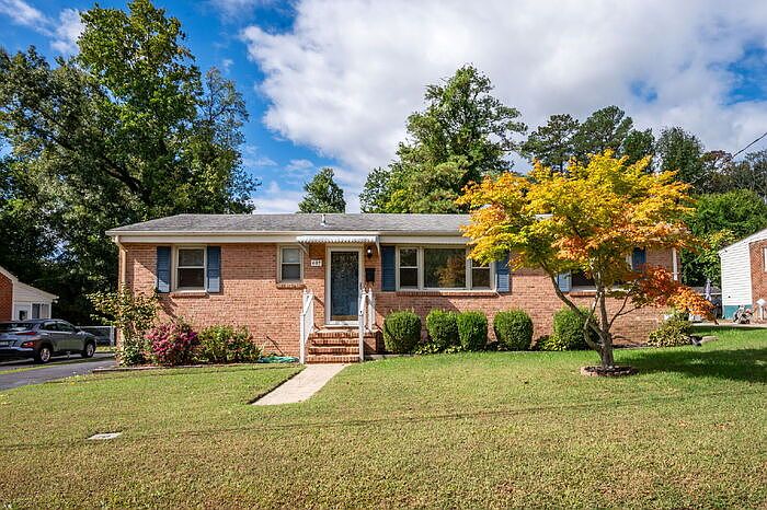 1st image of 607 Old Town Dr