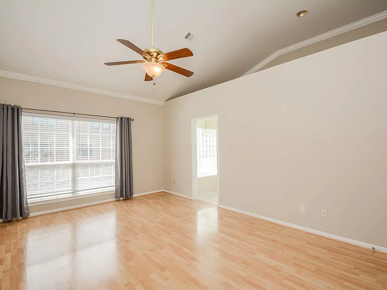 1307 Prospect St — Photo 24