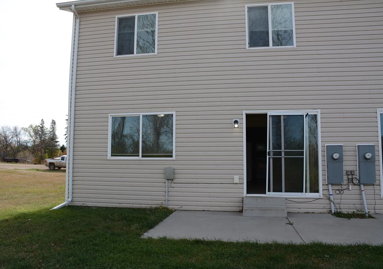 300 5th Ave W — Photo 4