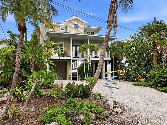 3rd image of 783 JACARANDA ROAD