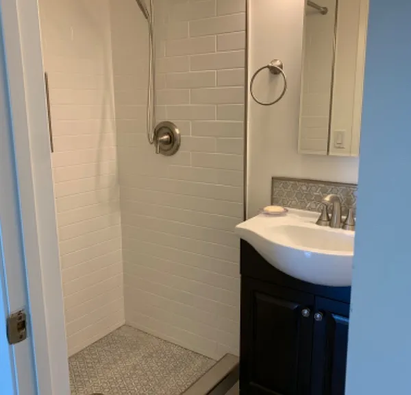 528 Adrienne Dr — Photo 8