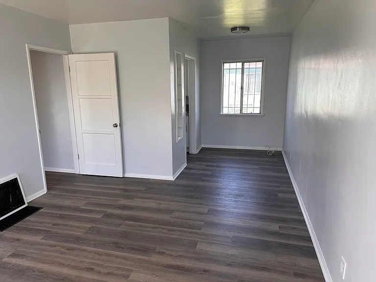 10949 S Western Ave #B — Photo 8