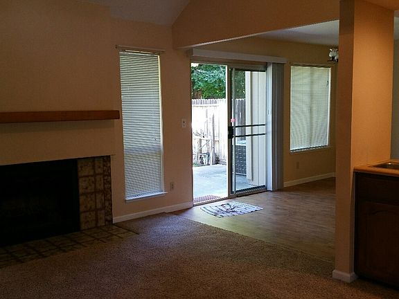 4th image of 2495 Lagoon Ln