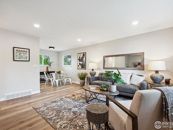 2nd image of 518 Sunset Dr