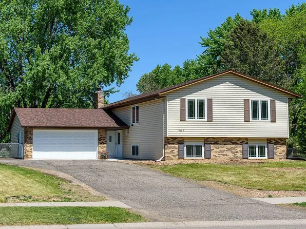 15769 Hayes Trl, Apple Valley, MN 55124