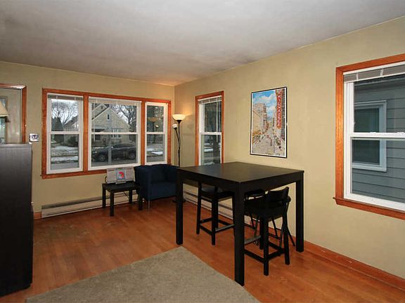 4th image of 2449 S 74th St