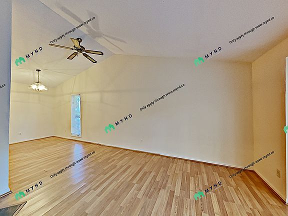 4th image of 100 Beaver Dam Ct #100