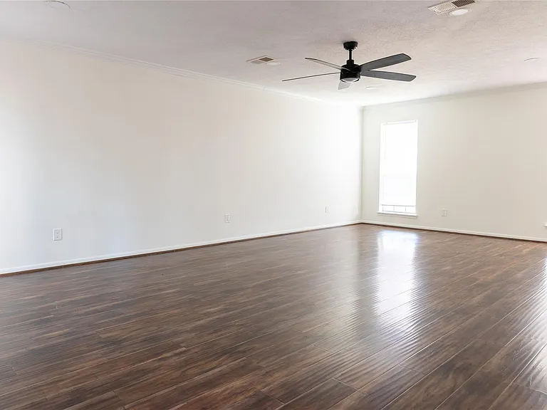 22 Cottage Grove Pl — Photo 3