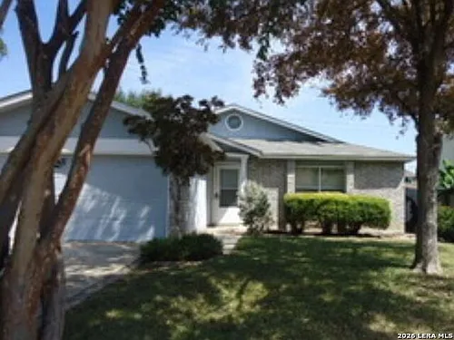 1622 Leander Photo 1