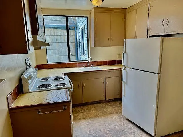 1 bed, $3,300 — Photo 4