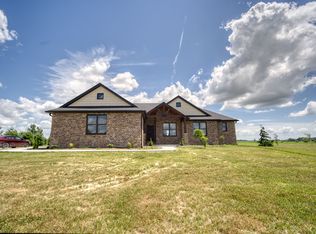 10764 Hill Ridge Dr, Trenton, IL 62293