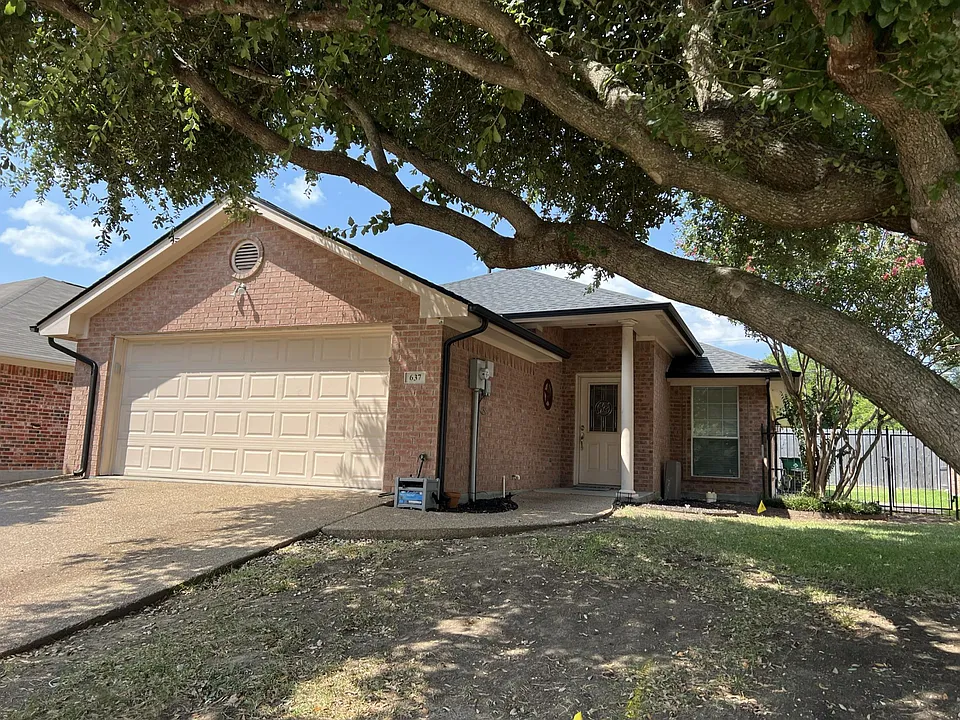 637 Tulane Dr