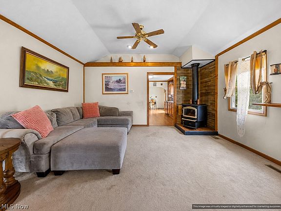 3rd image of 3315 Linda St