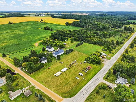 3rd image of 2971 Huron Line Rd