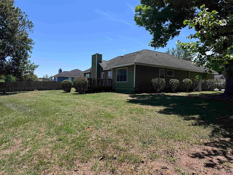 125 Lenox Dr — Photo 16