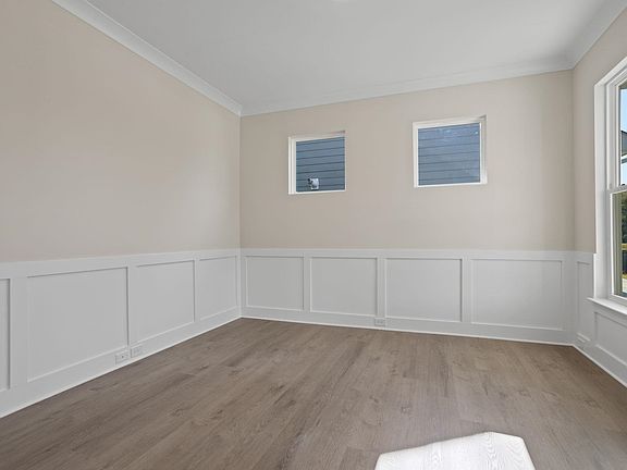 5th image of 1124 Stable Way