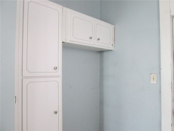 4th image of 1715 Duss Ave