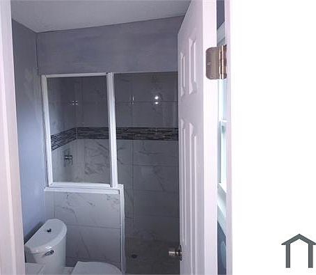 2nd image of 523 W 23rd St