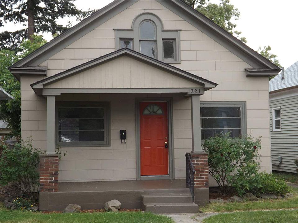 1st image of 221 W Montgomery Ave