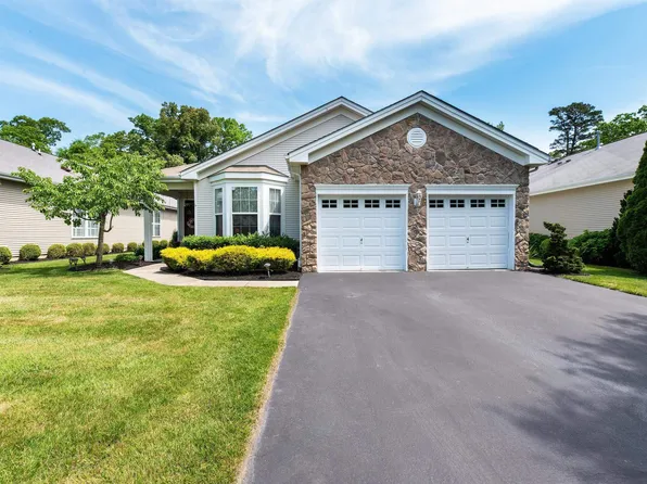 417 Saint Ives Ct, Galloway, NJ 08205