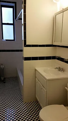 Rented by Lang Realty LLC | media 27