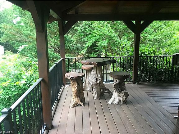 5th image of 371 Valley Rd