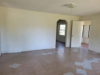 1st image of 746 E Garden St