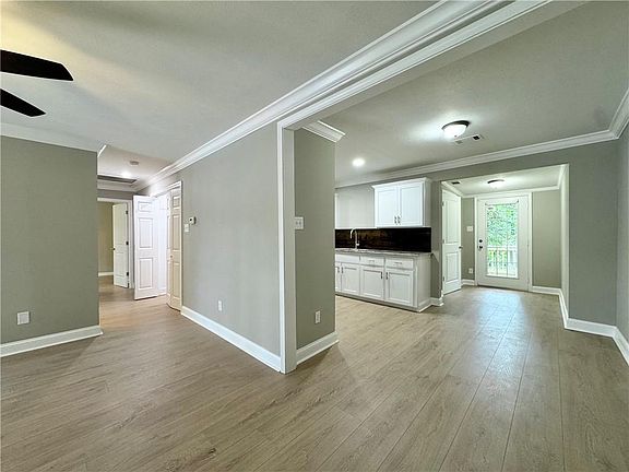 4th image of 6977 Pentecostal Way