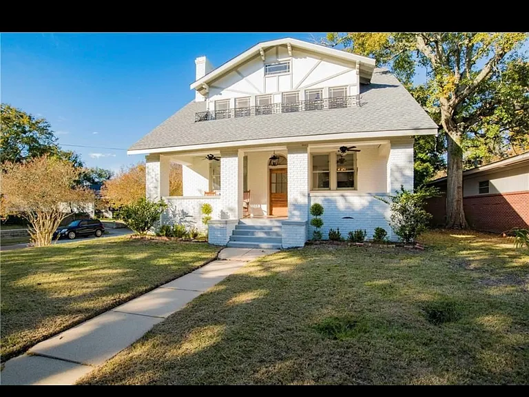 1360 Dauphin St — Photo 1