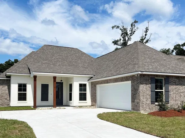 7027 Panama Canal Dr, Gonzales, LA 70737