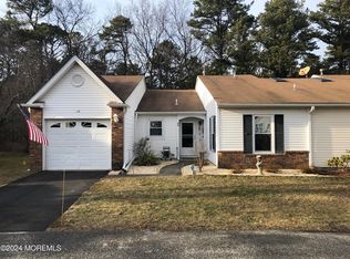 92 Chaucer Ct, Lakewood, NJ 08701