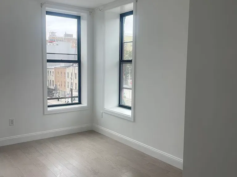 1086 De Kalb Ave #2F — Photo 7