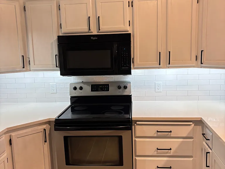 107 N Caton St — Photo 8