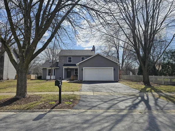 1412 Pinetree Dr, Naperville, IL 60565