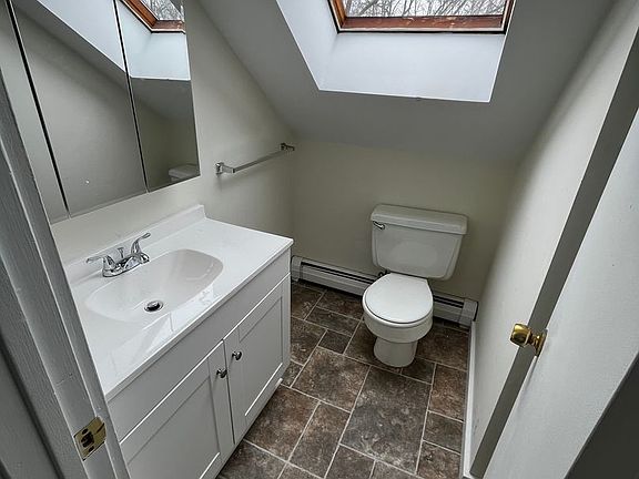4th image of 20-22 Winter St #20