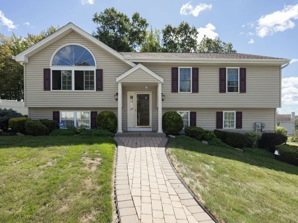 74 Moreland Green Dr, Worcester, MA 01609