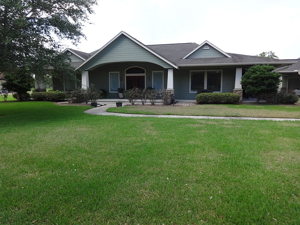 1st image of 806 Evergreen Dr