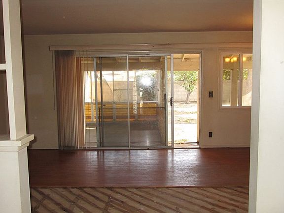 4th image of 9740 Odessa Ave