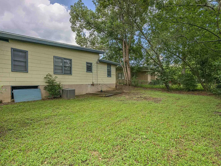 1637 Atkamire Dr — Photo 24