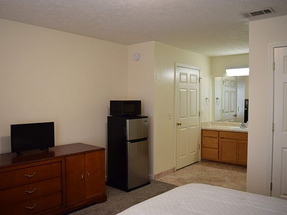 5th image of 1238 Sloan St #5c1af9cd0