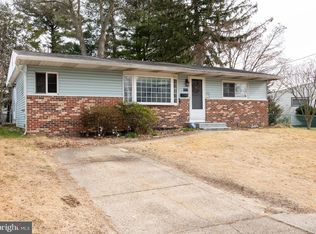 535 Oxford Dr, Maple Shade, NJ 08052