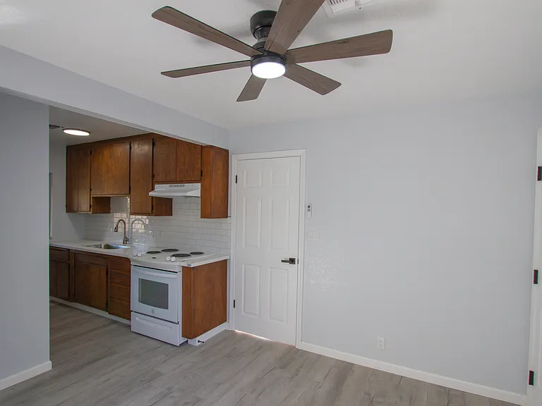 1434 Fordham Ave #2 — Photo 12
