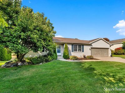 6972 Lake Bluff Dr NE, Comstock Park, MI, 49321