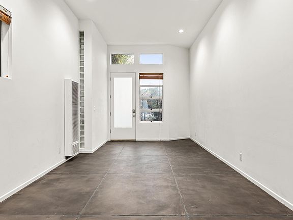 3rd image of 231 Windward Ave