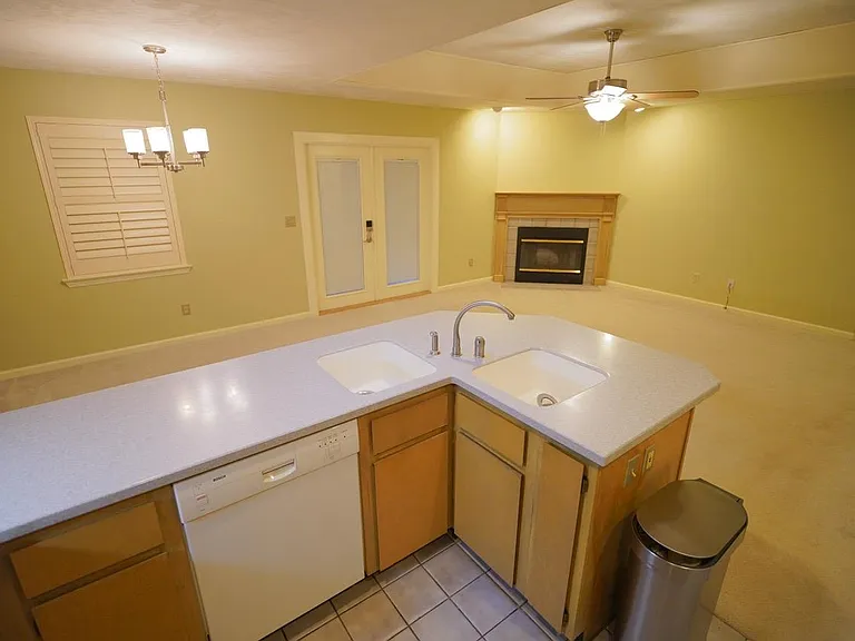 4424 Stratfordshire Ct — Photo 9