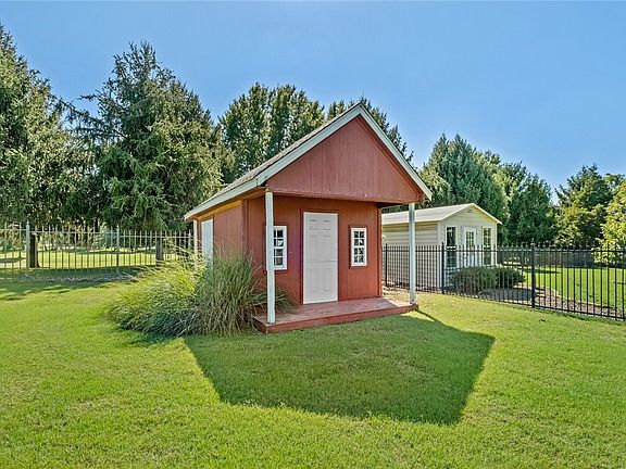 5th image of 2408 Marylane Dr