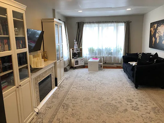 Rented by Capri Jet Realty Corp | media 2