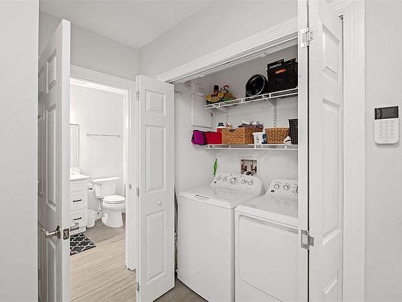 3rd image of 911 Begonia Rd APT 103