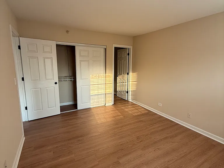 1249 Orleans Dr — Photo 15
