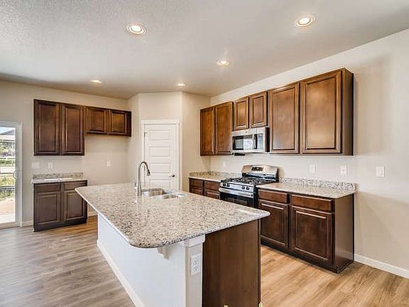 4th image of 1870 Paley Dr